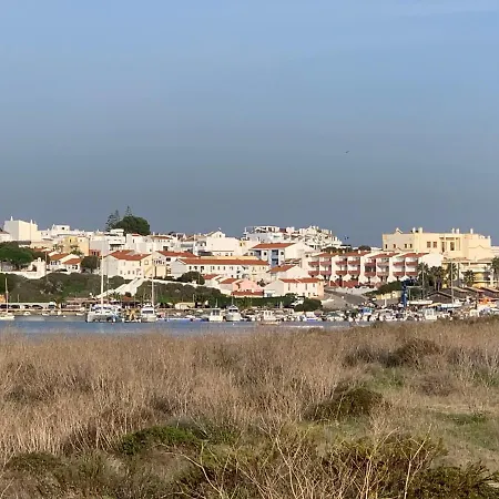 Luxe Nieuw Gebouwd Appartement, Groot Terras, Authentiek Alvor!