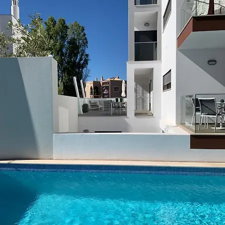 Luxe Nieuw Gebouwd Appartement, Groot Terras, Authentiek Alvor!