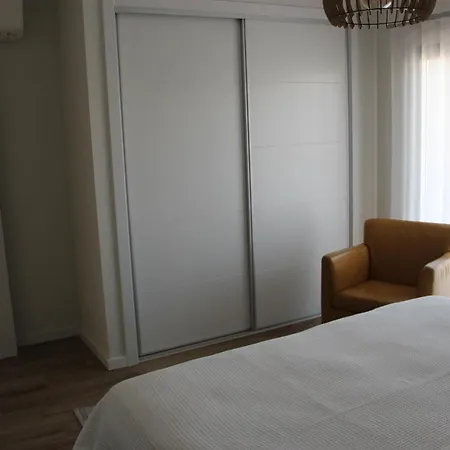 Luxe Nieuw Gebouwd Appartement, Groot Terras, Authentiek Alvor!