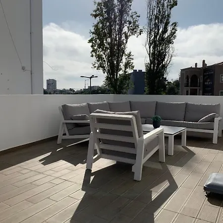 Luxe Nieuw Gebouwd Appartement, Groot Terras, Authentiek Alvor! Apartment *