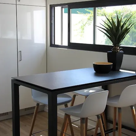 Luxe Nieuw Gebouwd Appartement, Groot Terras, Authentiek Alvor! Alvor