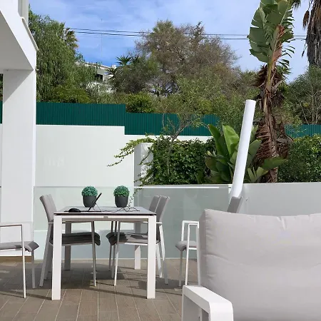 Luxe Nieuw Gebouwd Appartement, Groot Terras, Authentiek Alvor! * Alvor