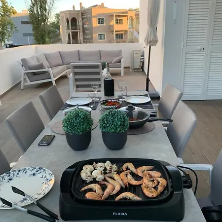 Apartment Luxe Nieuw Gebouwd Appartement, Groot Terras, Authentiek Alvor!