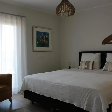 Apartment Luxe Nieuw Gebouwd Appartement, Groot Terras, Authentiek Alvor! *
