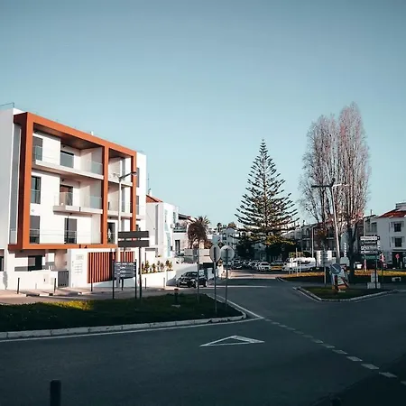 Luxe Nieuw Gebouwd Appartement, Groot Terras, Authentiek Alvor! Alvor