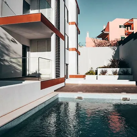Luxe Nieuw Gebouwd Appartement, Groot Terras, Authentiek Alvor! * Alvor