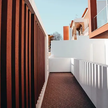 Apartment Luxe Nieuw Gebouwd Appartement, Groot Terras, Authentiek Alvor! *