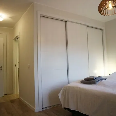 Luxe Nieuw Gebouwd Appartement, Groot Terras, Authentiek Alvor! * Alvor