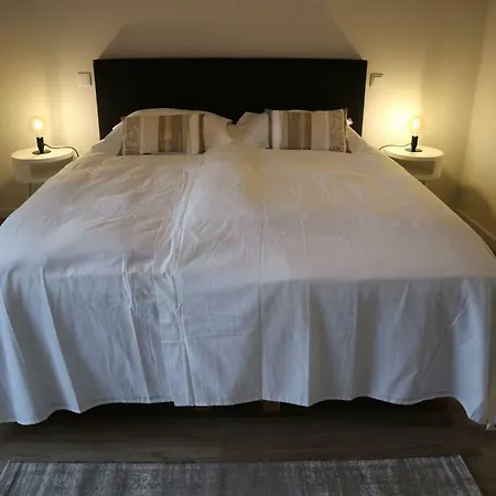 Luxe Nieuw Gebouwd Appartement, Groot Terras, Authentiek Alvor! * Alvor