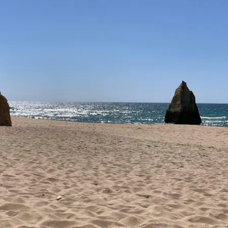 Apartment Luxe Nieuw Gebouwd Appartement, Groot Terras, Authentiek Alvor! *