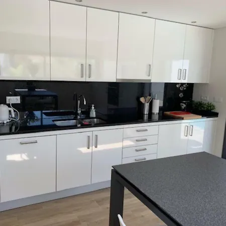 Luxe Nieuw Gebouwd Appartement, Groot Terras, Authentiek Alvor! Apartment Alvor