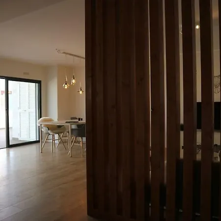 Luxe Nieuw Gebouwd Appartement, Groot Terras, Authentiek Alvor!