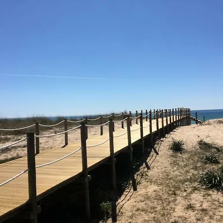 Luxe Nieuw Gebouwd Appartement, Groot Terras, Authentiek Alvor! * Alvor