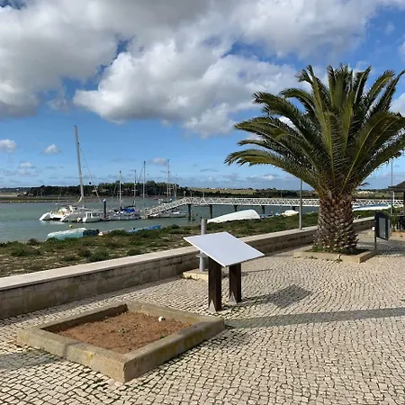 Luxe Nieuw Gebouwd Appartement, Groot Terras, Authentiek Alvor! Apartamento Alvor