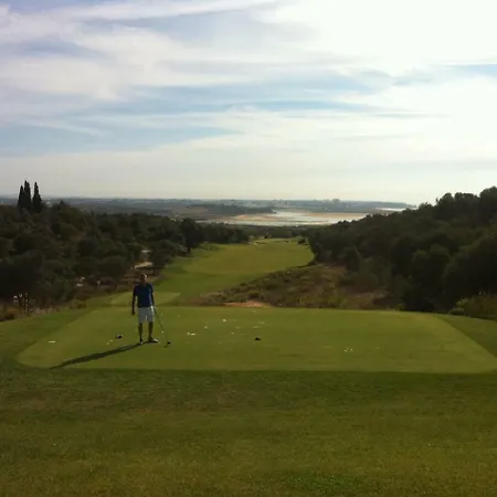 Luxe Nieuw Gebouwd Appartement, Groot Terras, Authentiek Alvor! Alvor